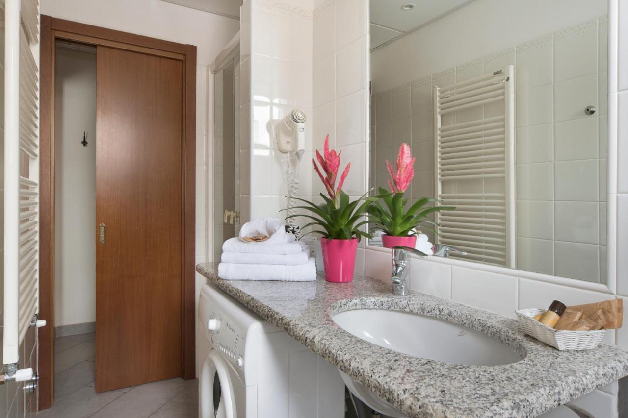 Hotel Residence Laigueglia Free Parking Luaran gambar