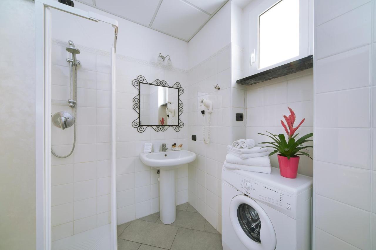 Hotel Residence Laigueglia Free Parking Luaran gambar
